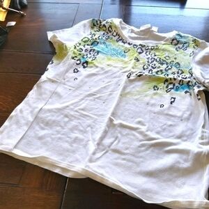 NEW*WEEKENDS TSHIRT/ B2